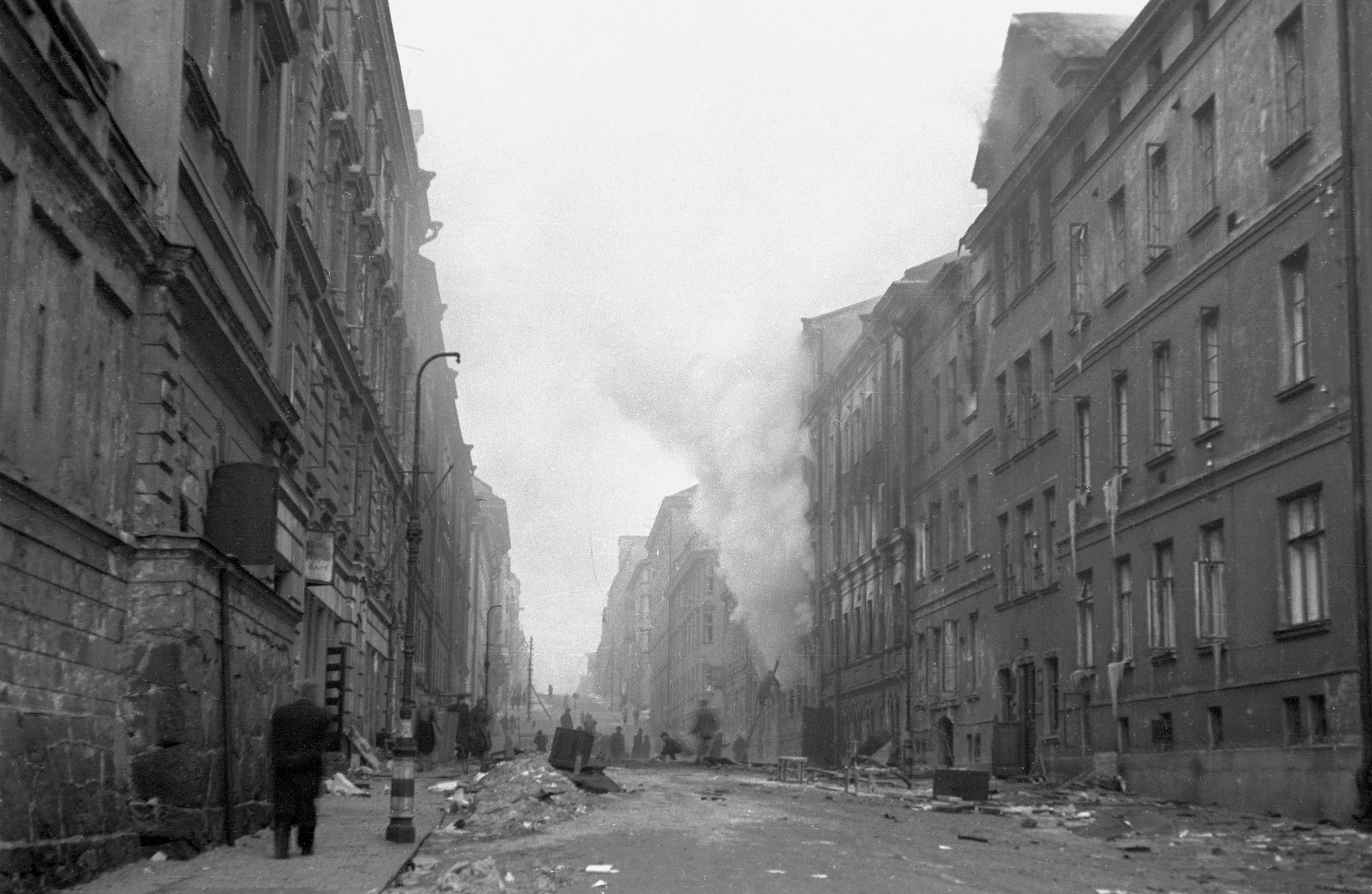 Hävittäkää Helsinki kävelykierros 15.8.