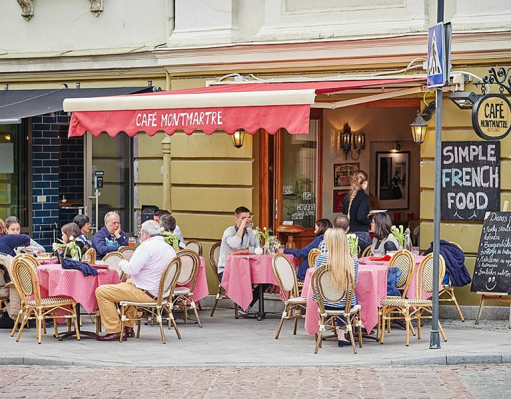CAFE MONTMARTRE.jpg