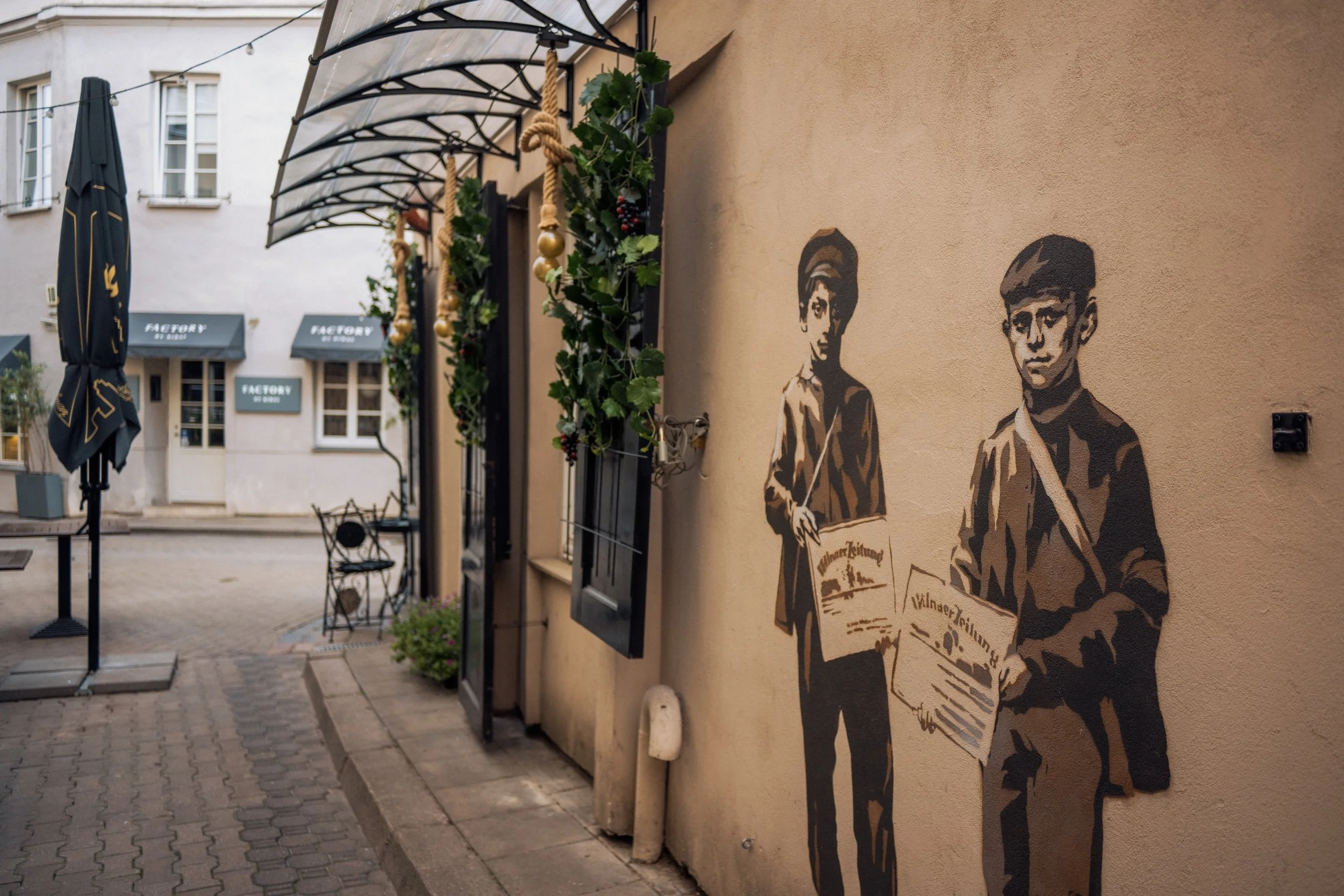GoVilnius-Summer-City-OldTown-People-AHOY-2025-Small (5).jpg