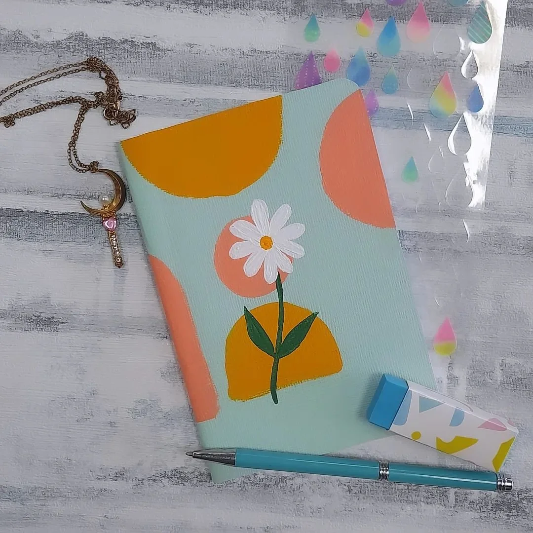 &quot;Each day comes bearing its own gifts. Untie the ribbons&quot; - Ruth Ann Shabacker

A small daisy notebook for a friend ❤️

#yourscordially #notebook #stationerydesign #stationeryshop #art #daisy #floral #journal #bujo #buyhandmade #madeinnz