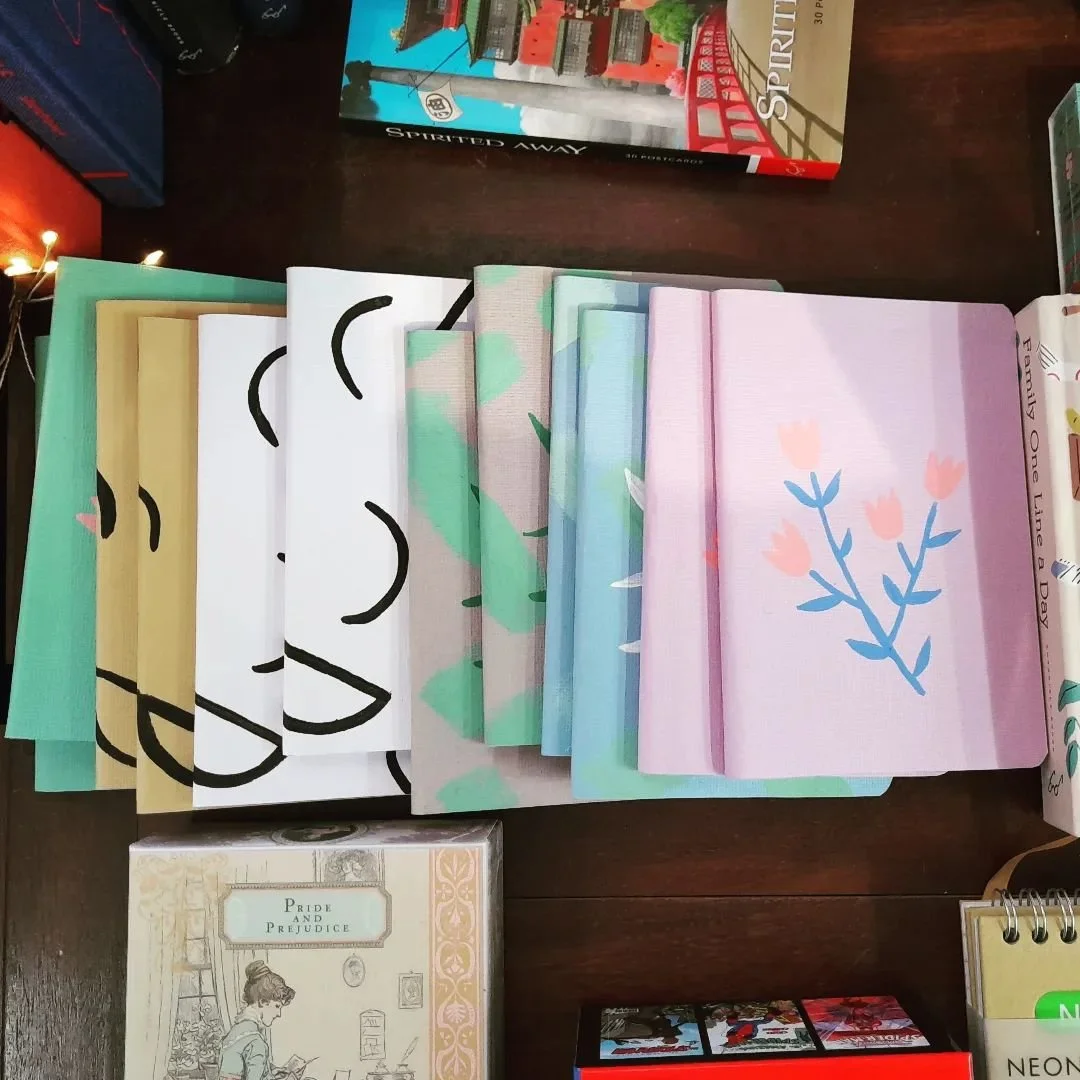 So happy to see my notebooks in the stunning bookstore @mewingtons.books 

It's a reader's paradise there! So many lovingly selected books by the lovely owners 📚