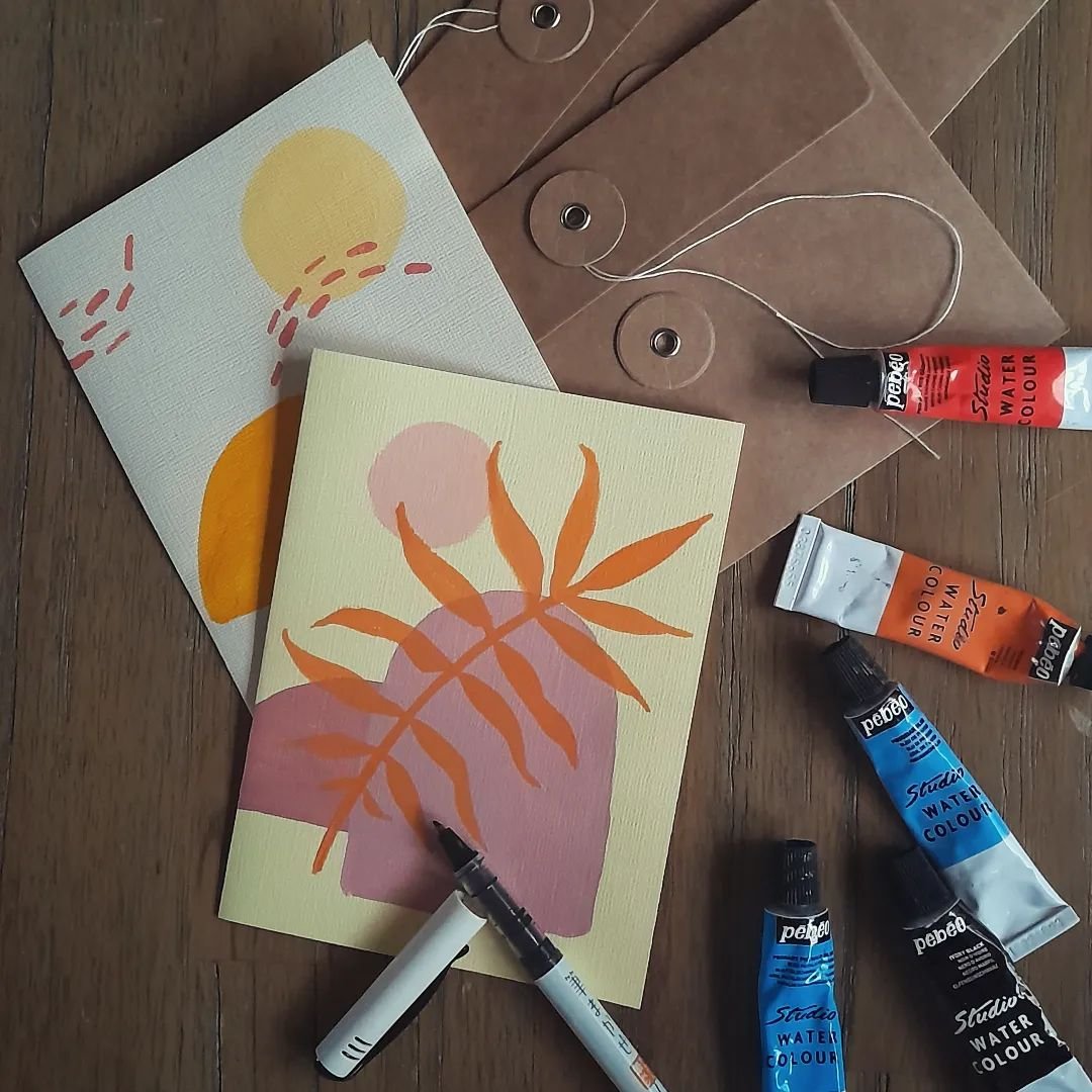 Notes, dreams, and everything in between! Let your thoughts flow in a letter to someone you care about ❤️😘
.
.
.
.
.
#yourscordially #letterwriting #loveletters #letters #smallbusiness #stationerydesign #stationery #stationeryshop