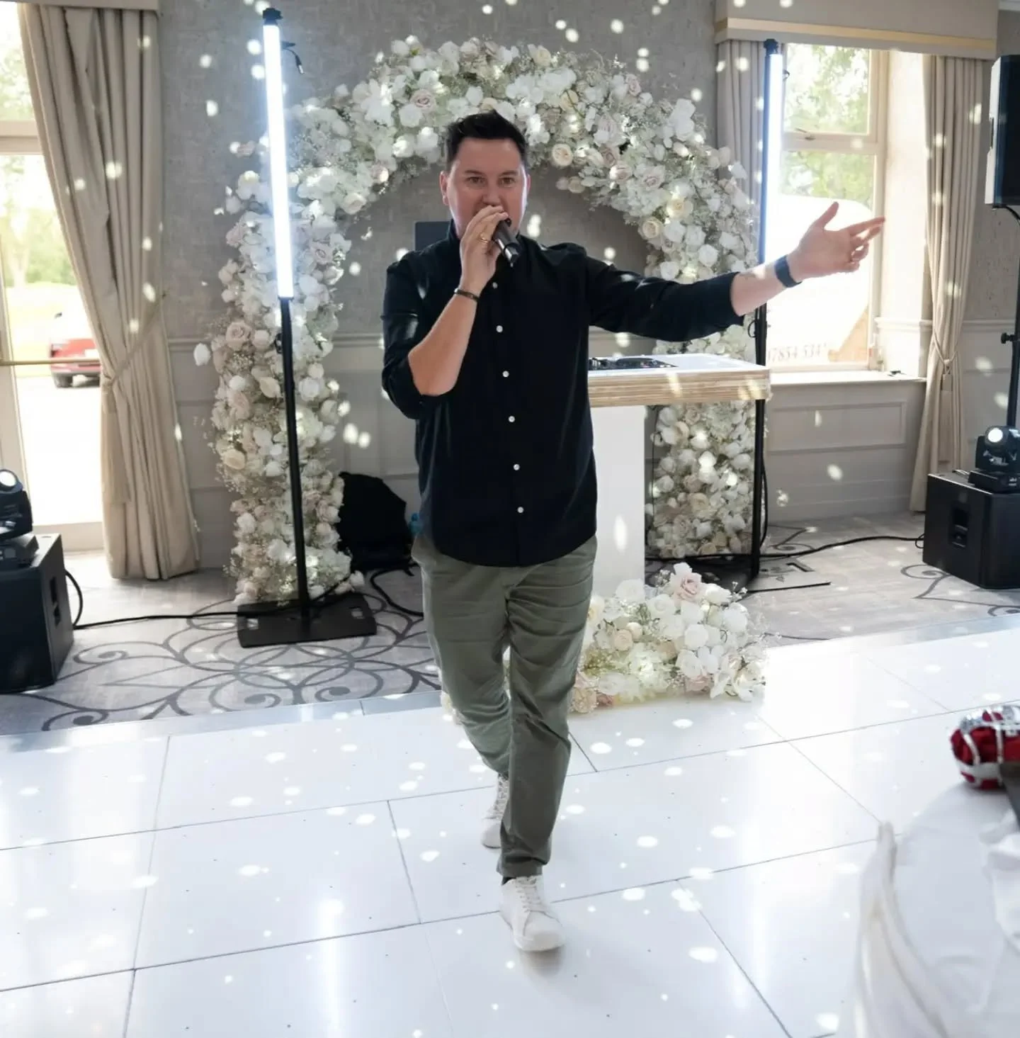 Back from a weekend at Disneyland Paris 🏰✨ and straight back to the decks! 🎧🔥

Only a handful of weddings left before wedding season wraps up&hellip; then it&rsquo;s time for the Christmas events! @thehalston

Let&rsquo;s finish the year with a ba
