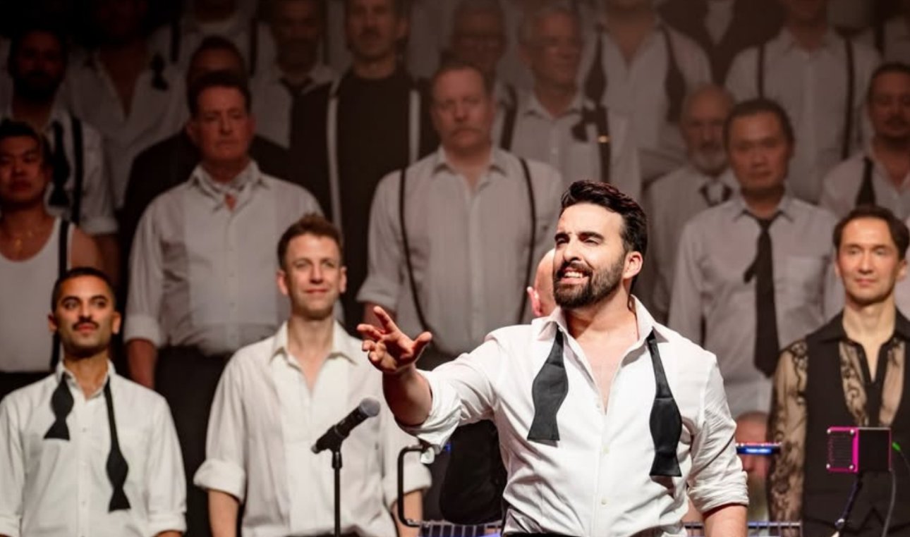 London Gay Men's Chorus, MomentUs