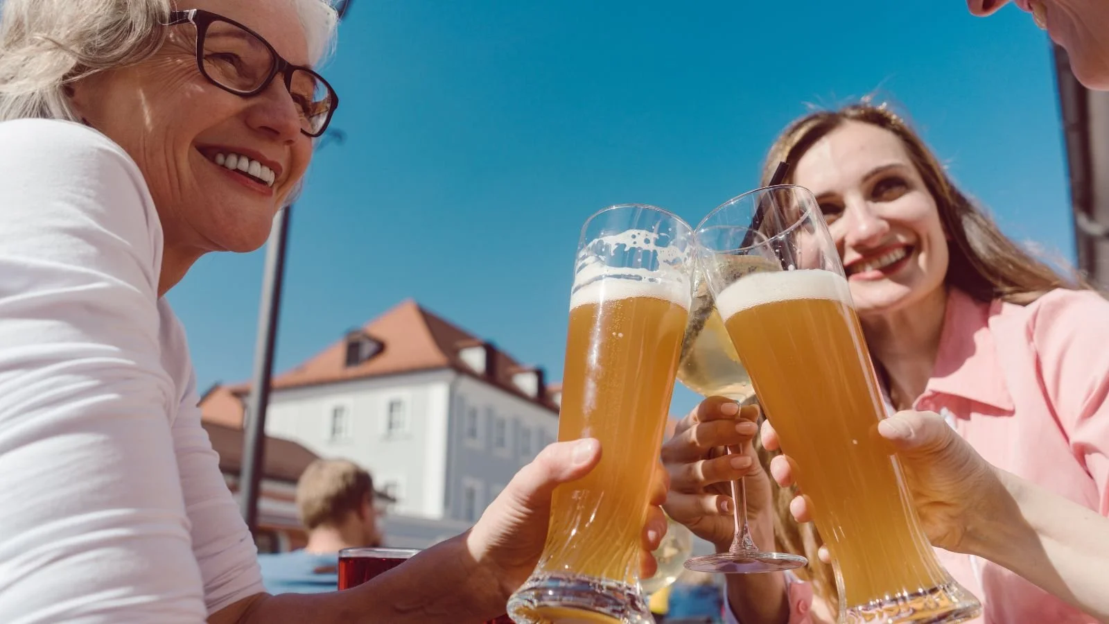 Tribunekaarten Nijmeegse Vierdaagse 2026 bier drinken