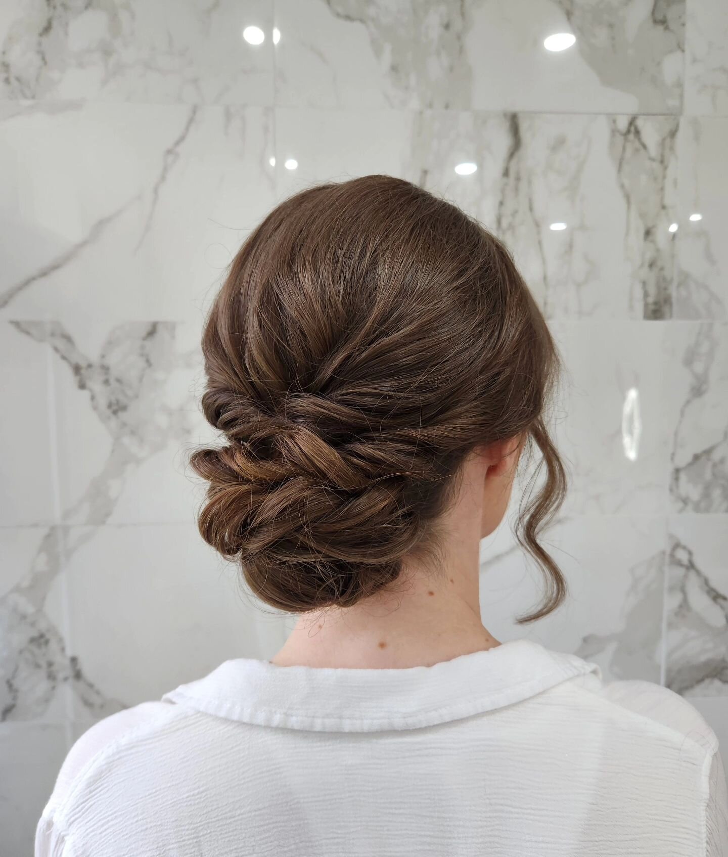 Congratulations to today's bride Jackie ✨️

Hair by me for @pricelessbeautygram