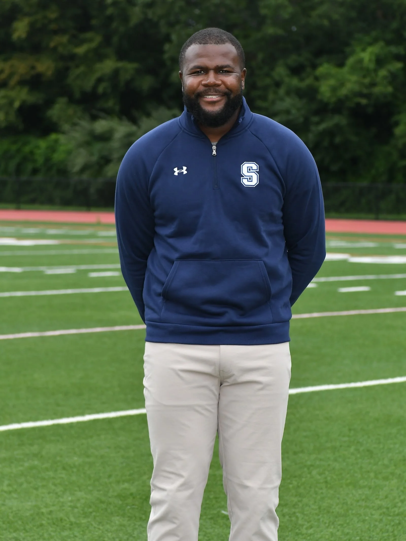 Staples Football would like to welcome Coach Cardale Jones to the Coaching Staff as the QB Coach. 

Coach Jones led Ohio State to a National Championship as starting QB, before playing four seasons in the NFL. 

Coach Jones currently works for CBS Sp