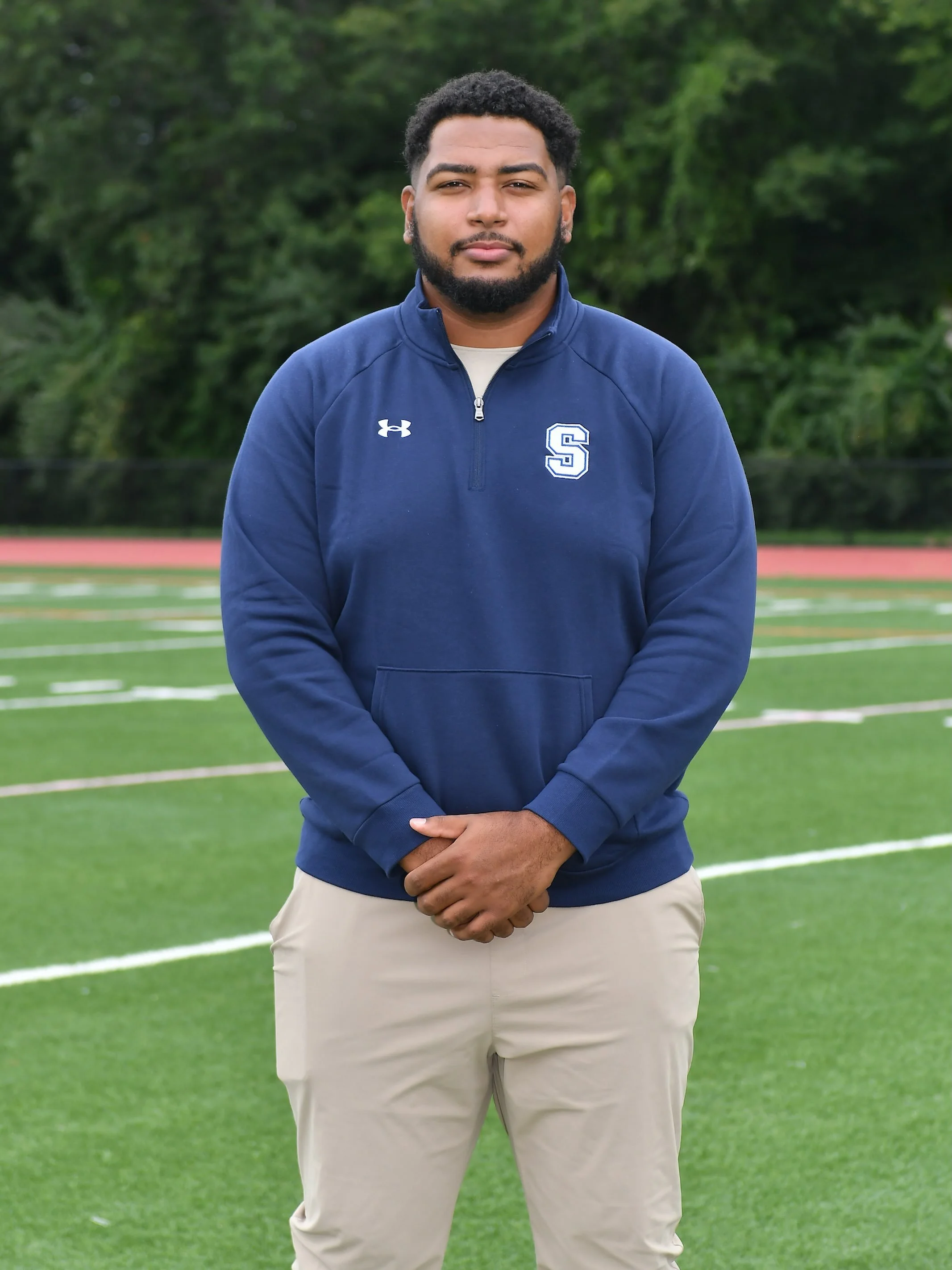 Staples Football would like to welcome Coach Isaiah DeLoatch to the Coaching Staff as the OL Coach. 

Coach DeLoatch was a standout Offensive Lineman at Central Connecticut. During his career at CCSU, DeLoatch served as a Team Captain and earned nume