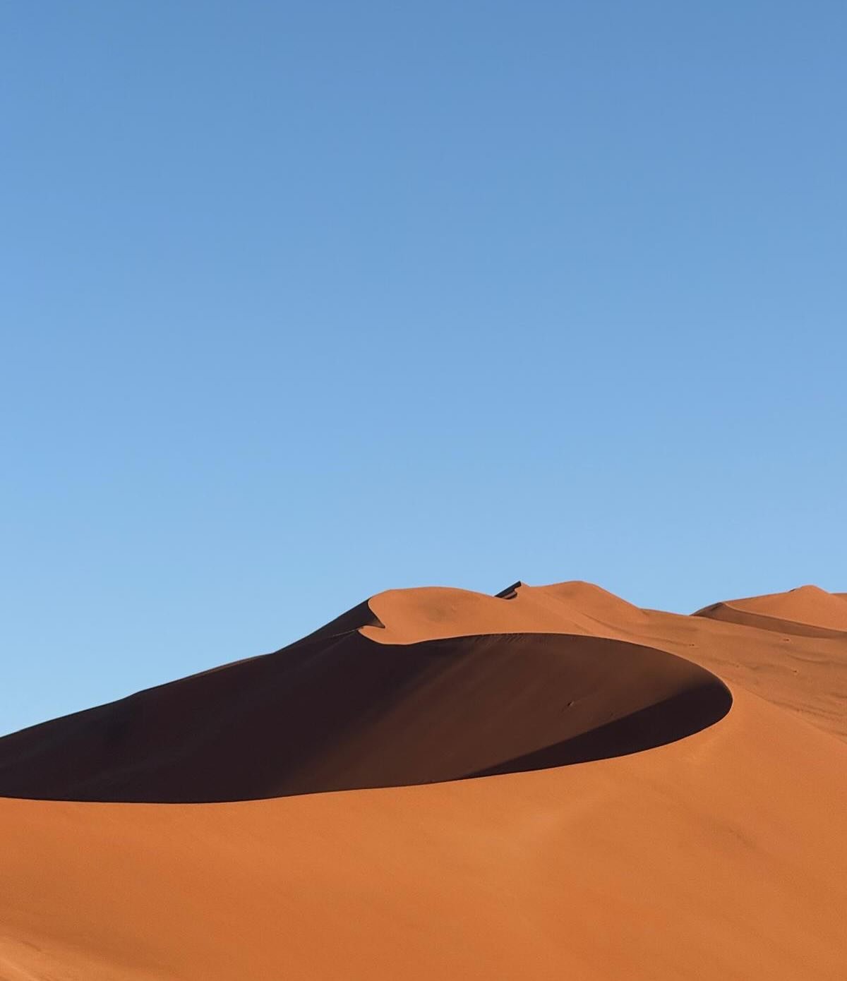 P o s t c a r d / from Namibia, Part One 🇳🇦. &ldquo;Now I know why so many people rave about Namibia. It is staggeringly beautiful and I&rsquo;m so pleased I&rsquo;ve now seen it for myself. 

Sossusvlei was incredible. Climbing Big Daddy and then 