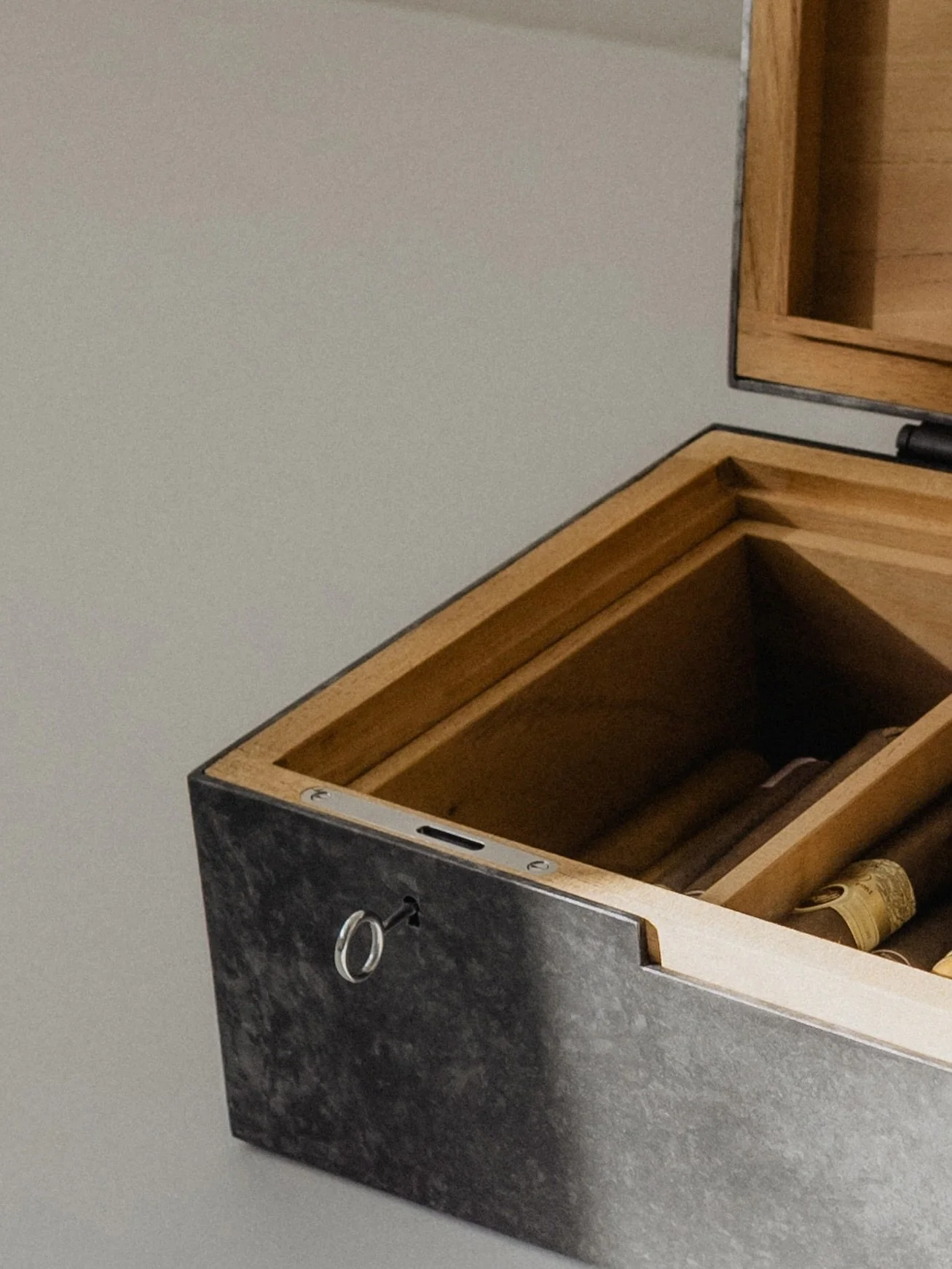 Precision in every detail.
 
#hornmanandco #modernhumidor #architecturaldesign #hudsonvalleymade #cigarculture