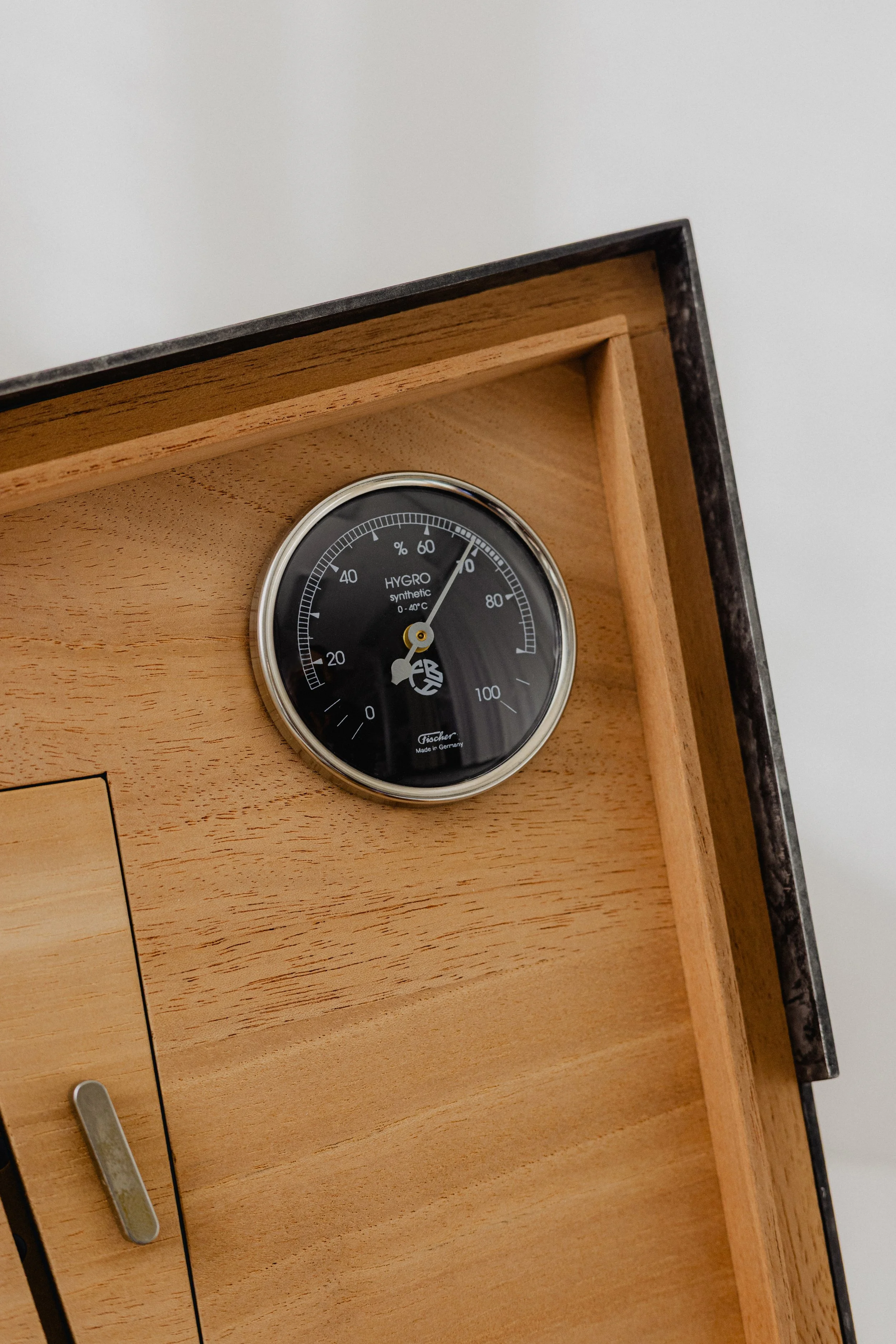 Hornman & Co humidor detail2.jpg