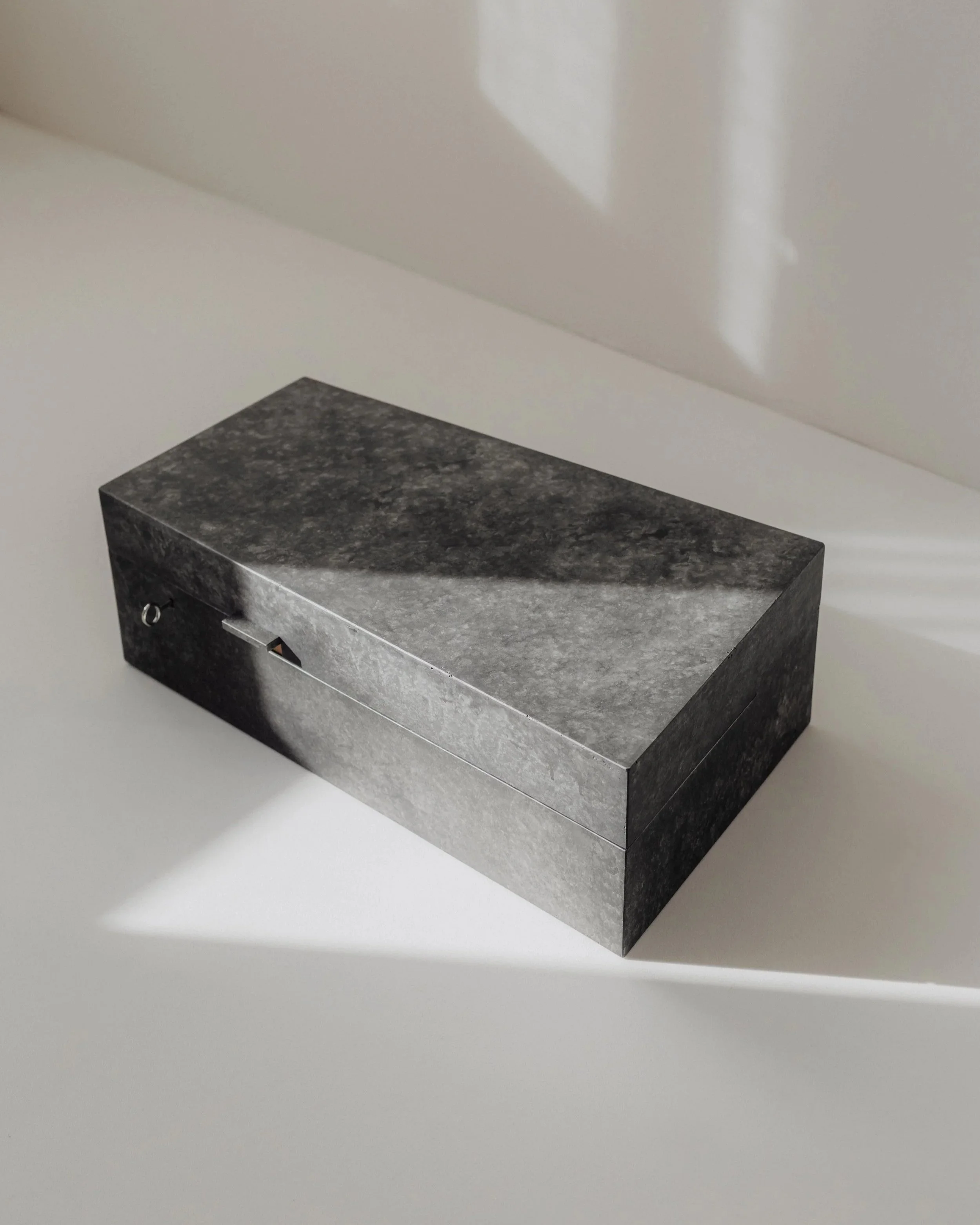 Trapezoid Humidor in Metal