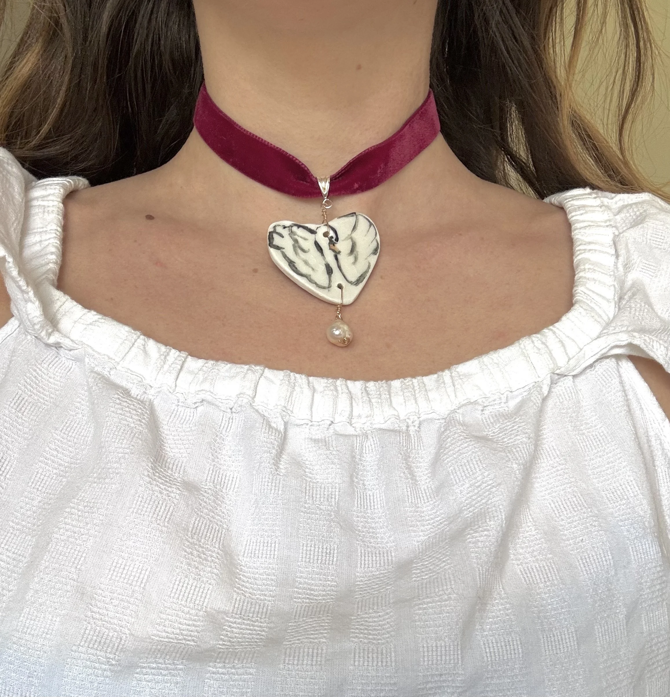 Velvet Swan Choker in Red Wine