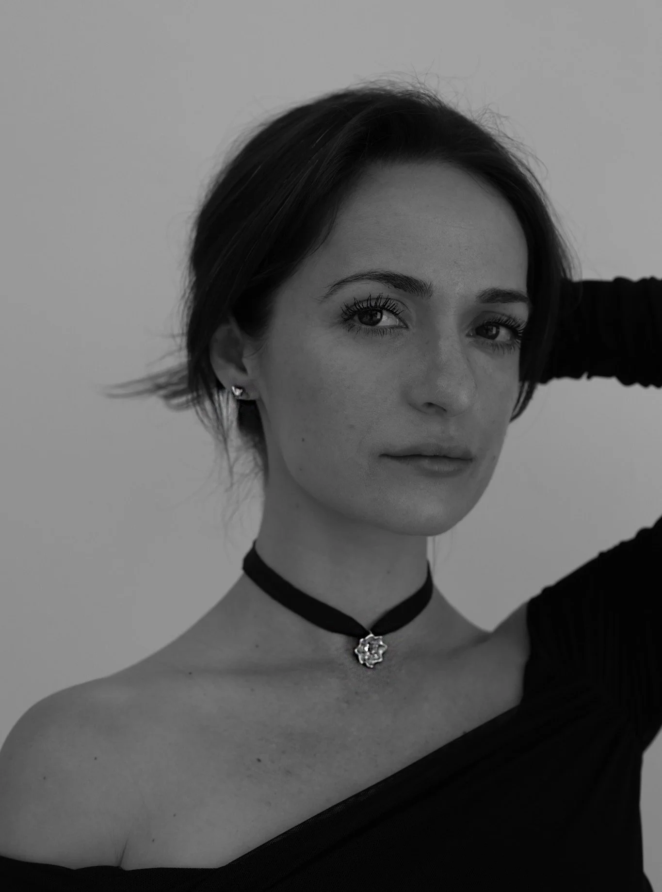 Stunning @chelseydadesky wearing the Bloom choker and North Star studs captured by @oneseq

#lisaziffdesigns #chokernecklace #aquamarines