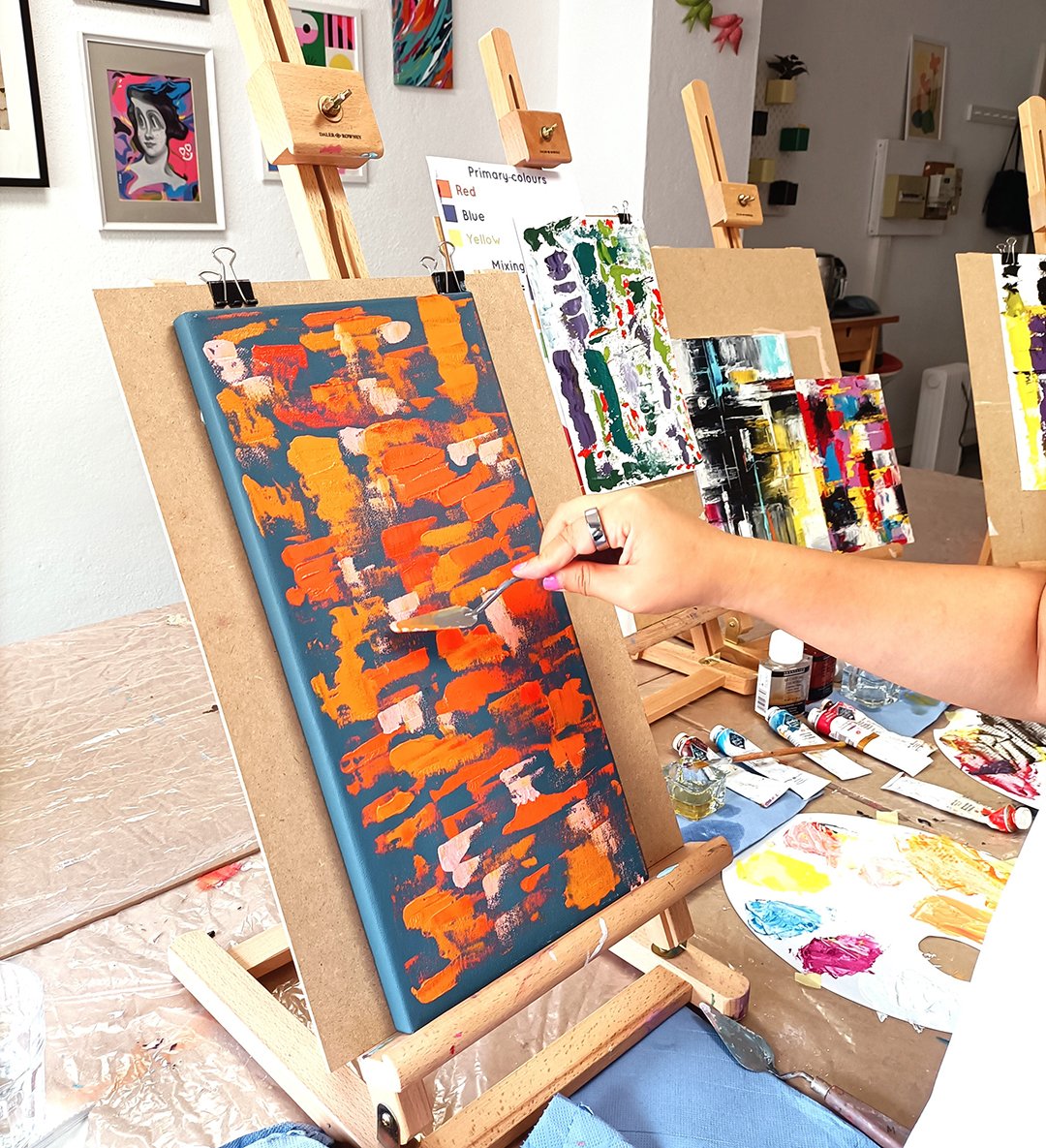 Abstract art class in Lisbon, oil painting workshop, art studio in Lisbon, Meet Art Studio, painting class lisbon.jpg