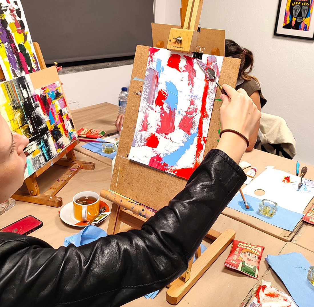 Meet Art Studio, painting class lisbon.jpg