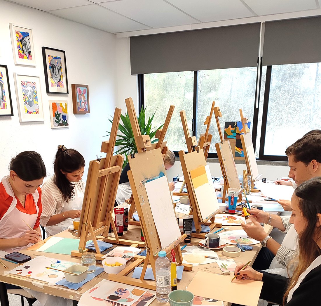 Art Classes in Lisbon, painting, meet art studio, Curso de Pintura acrilica em Lisboa.jpg