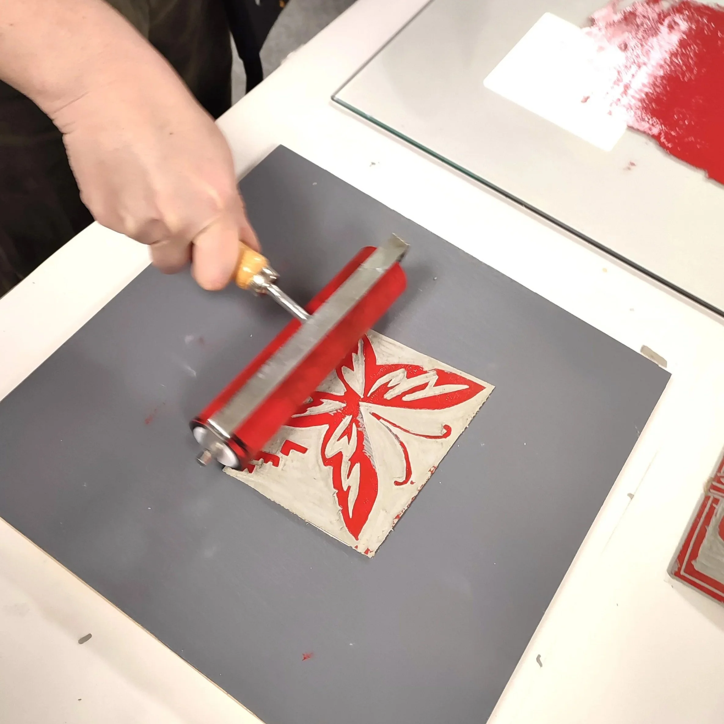 linocut%2C+artprintlisbon%2C+artworkshop%2C+lisbonactivities%2C+linoleo+workshop%2C+carvingworkshopinlisbon.jpg