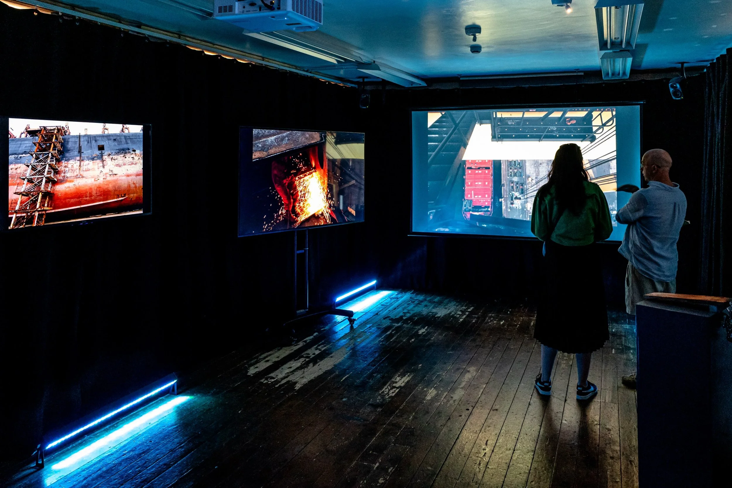 MSC NAPOLI
PAUL MCCAMBRIDGE
24 - 26 JUNE | 12 - 4PM
DIGITAL ARTS STUDIOS
SPECIAL OPENING: LATE NIGHT ART | THURS 2 JULY | 6 - 8PM

On 18 January 2007, the UK-flagged container ship MSC Napoli was damaged in the English Channel and deliberately beache
