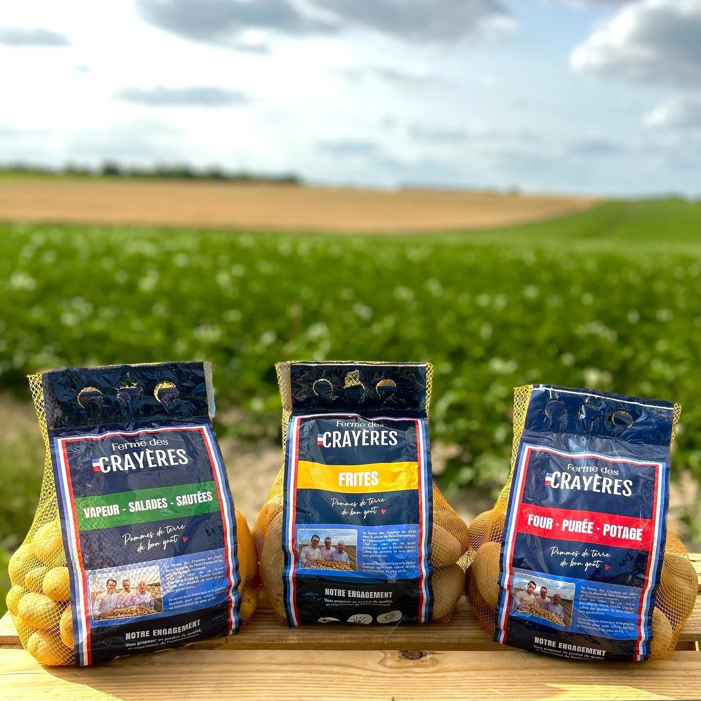 Notre gamme compl&egrave;te au milieu des champs de pommes de terre en fleurs 🌸

🇫🇷 Nous sommes heureux de vous d&eacute;voiler nos nouveaux emballages, qui annoncent plusieurs lancements dans diff&eacute;rentes enseignes de grandes distributions!