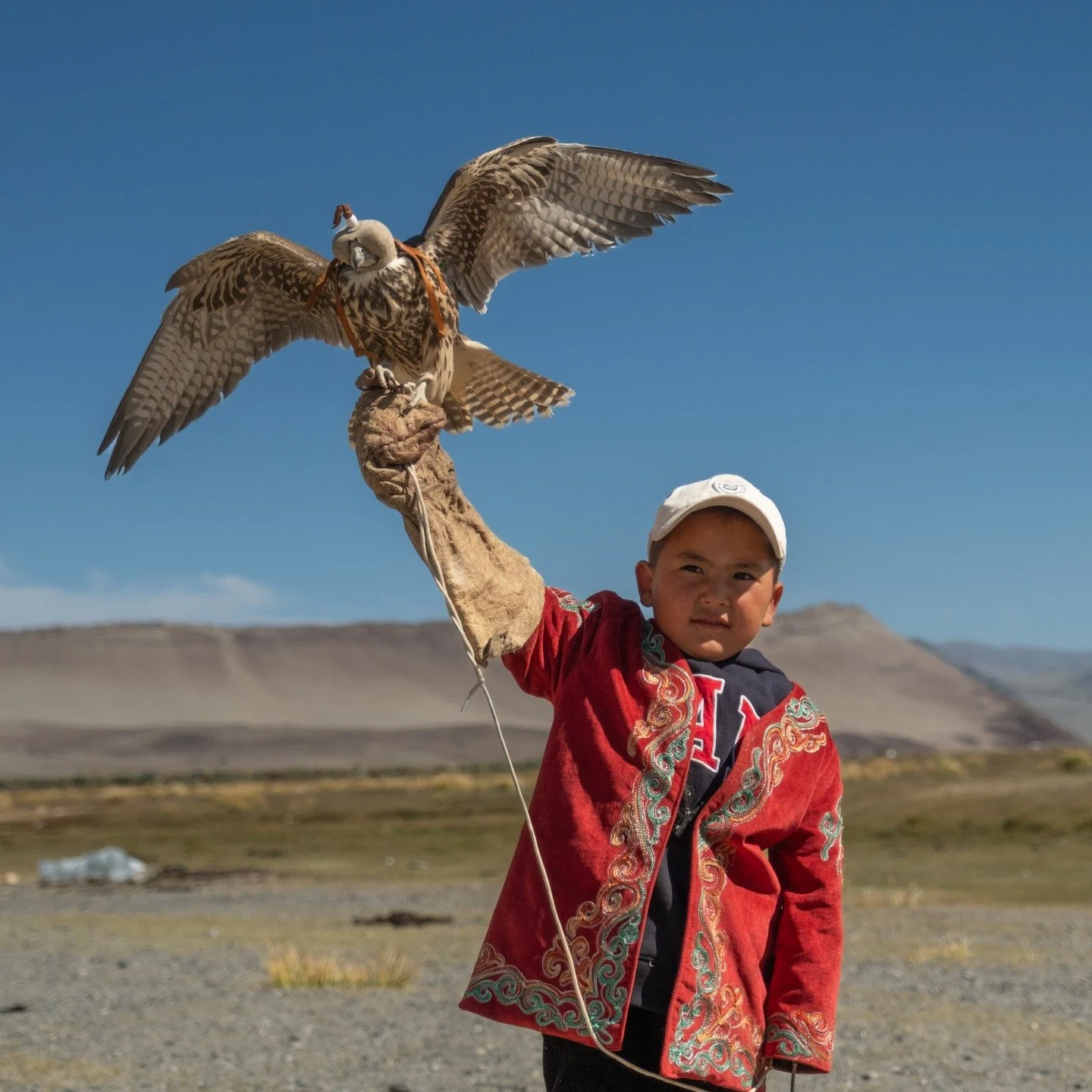 Eagle hunter in training! We currently have a few guests on a private tour in Mongolia and received some incredible images from them. Thank you Jan and Alma, hope you are enjoying your last few days in the Mongolian wilderness. #travel #mongolia #asi