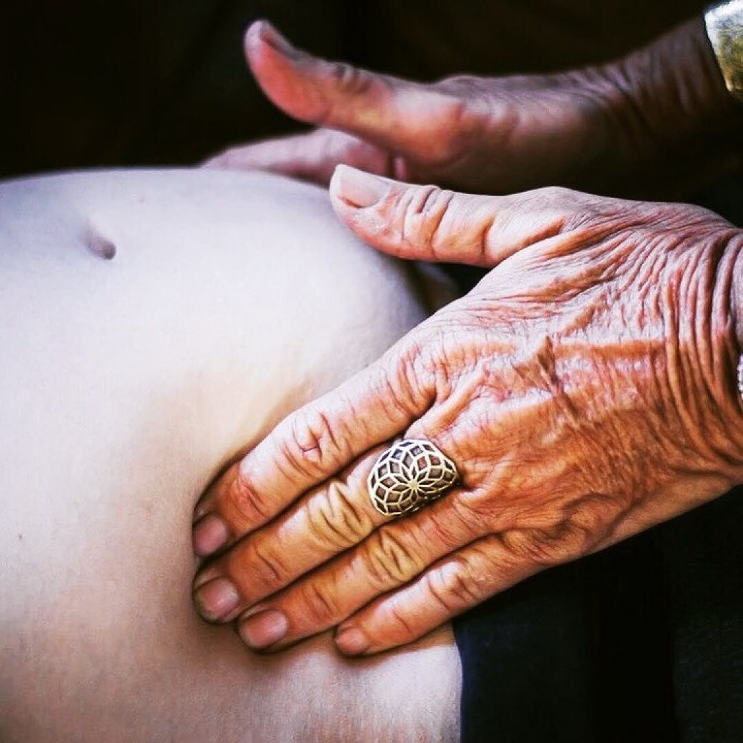 These hands say so much. They belong to my friend Valerie. A traditional midwife in Arizona. 
***
I&rsquo;ve been helping Valerie a bit while she gets ready to reopen her Art of Sacred Postpartum soon.
***
She is an absolute GODDESS.
***

Posted @wit