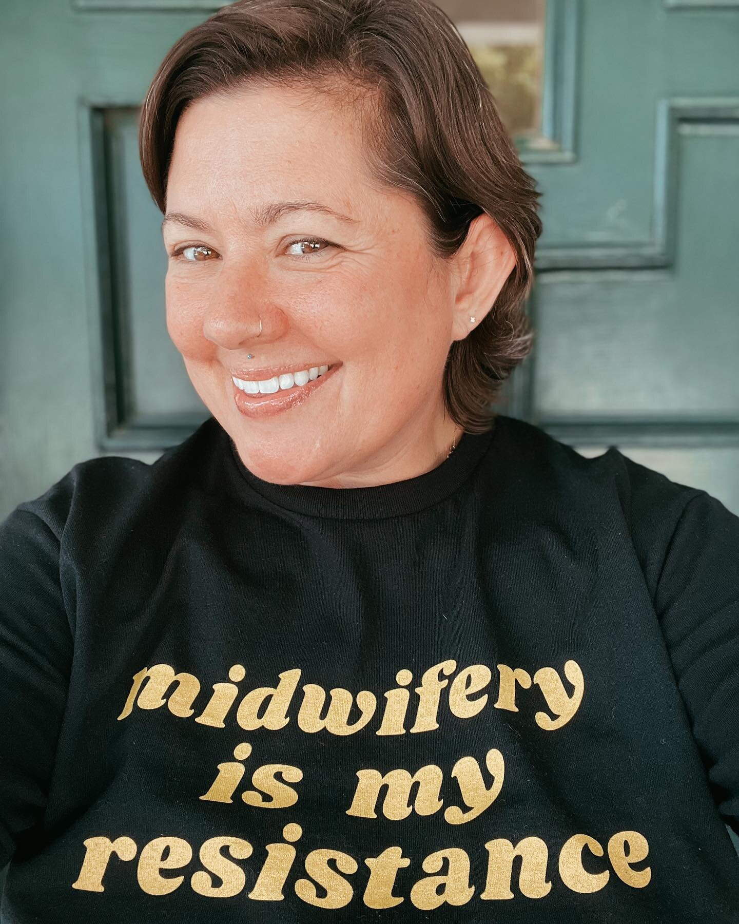 Hi it&rsquo;s me. Your neighborhood midwife apprentice.
***
Did you know there are several paths to midwifery?
***
Did you know that midwifery is regulated at the state (not federal) level?
***
Did you know that just because someone isn&rsquo;t licen