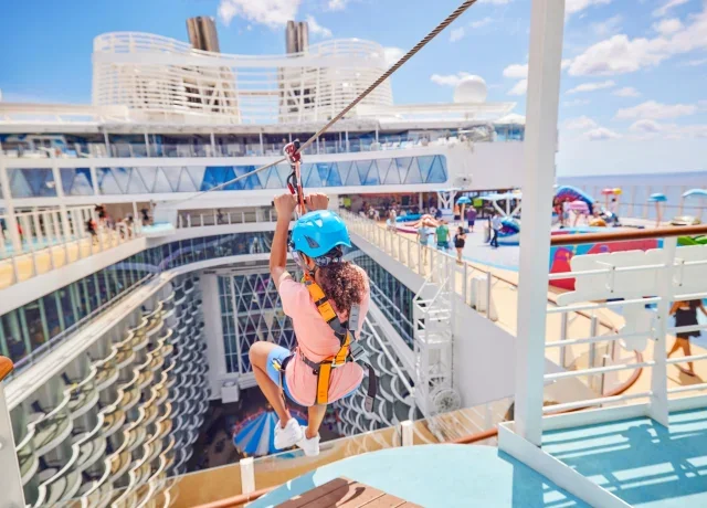 RCI_WN_032022_CC_AHendel_Zipline_E43A9858-640x460.webp
