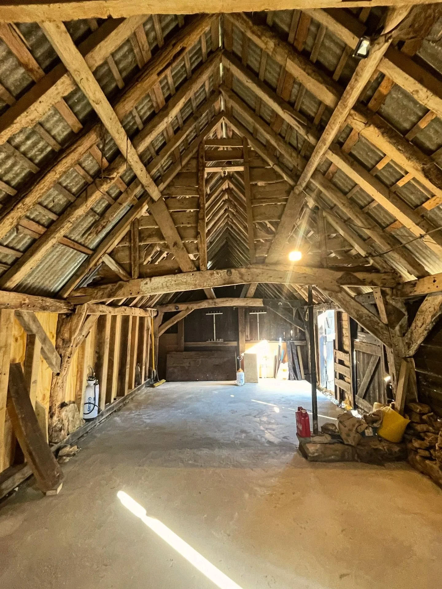 Limecrete floor is in.