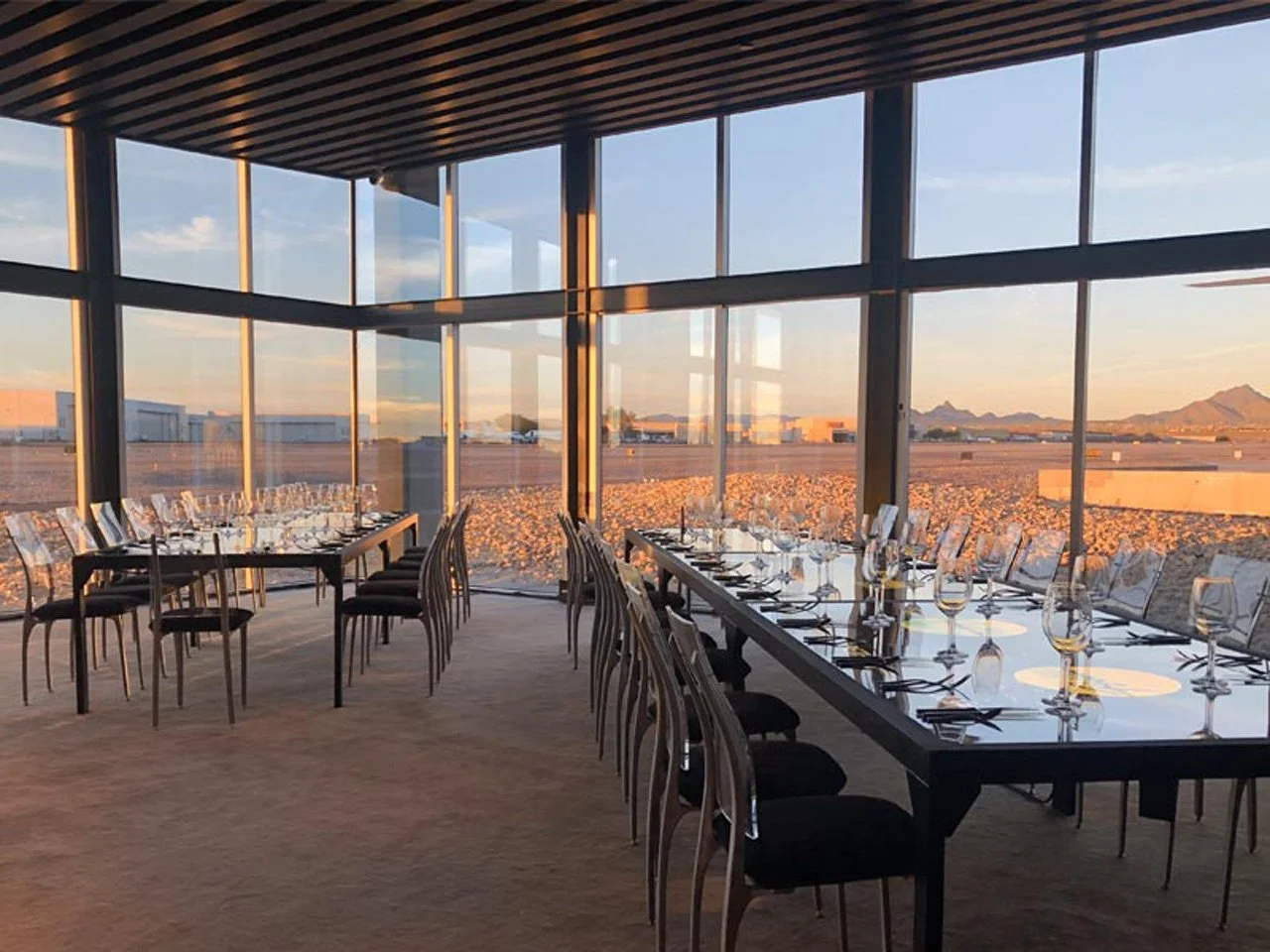scottsdale-hangar-one-club360-dining-sunset-view.jpg
