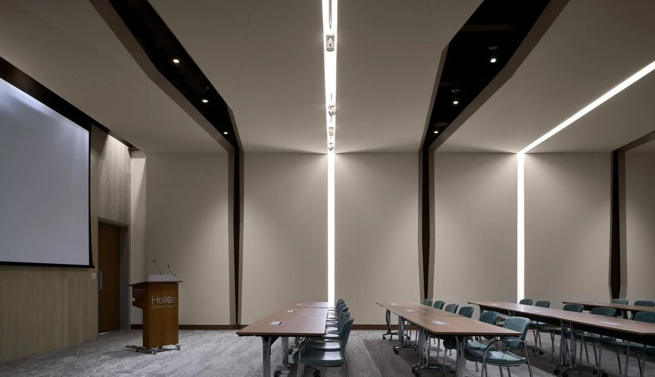 helios-education-campus-conference-room-podium.jpg