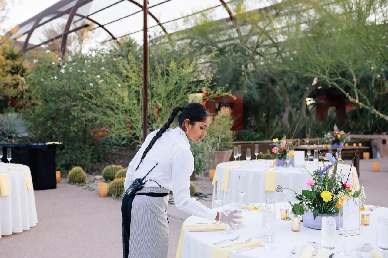 desert-botanical-garden-phoenix-server-table-setting-event.jpg