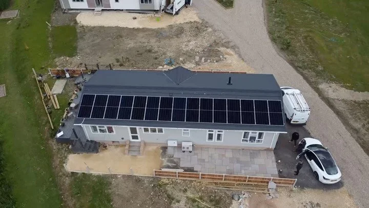 What a beautiful sight Renewable energy is 😍  Solar panels offer a range of benefits for homeowners and businesses, making them an increasingly popular source of renewable energy. By converting sunlight into electricity, solar panels help reduce rel