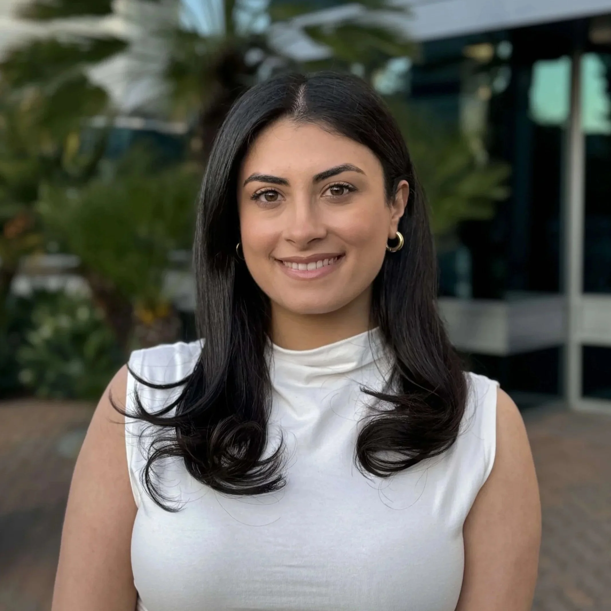 a headshot of tatevik sarkisian, emdr therapist and holistic therapist in los angeles and san francisco