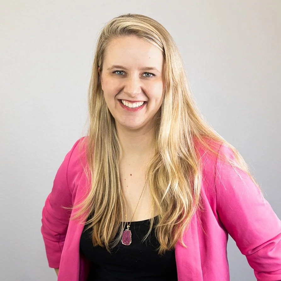 Laurel van der Toorn, LMFT, a fully trained EMDR therapist at Laurel Therapy Collective serving online clients in California, Florida, Colorado, Michigan, and Washington