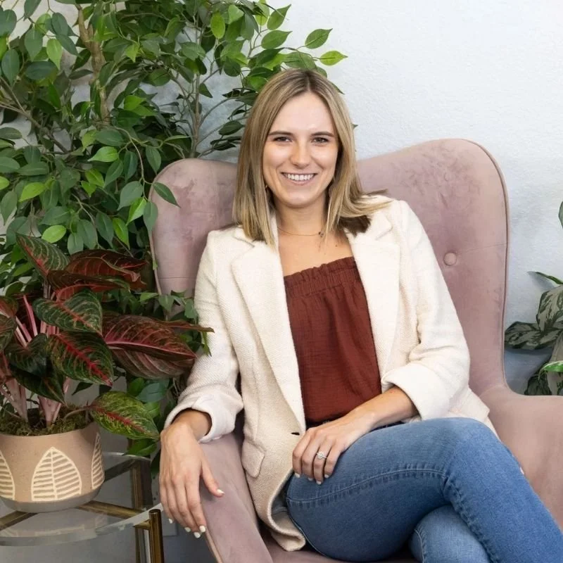 Alexis Harney, LMFT, EMDR therapist working with adults processing trauma and anxiety in California and Florida