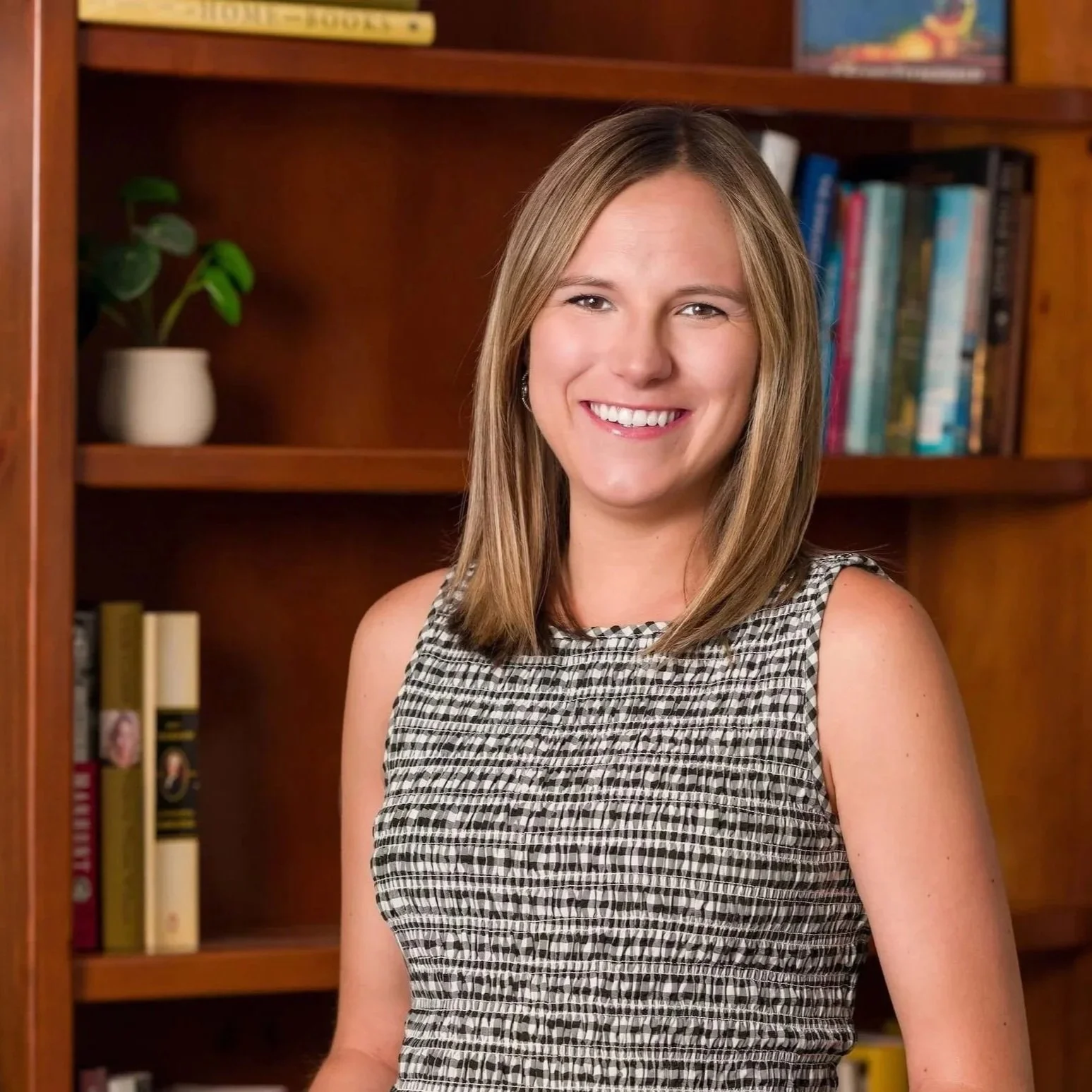 Alexis Harney, LMFT, EMDRIA-certified EMDR therapist serving adults in San Francisco and Los Angeles