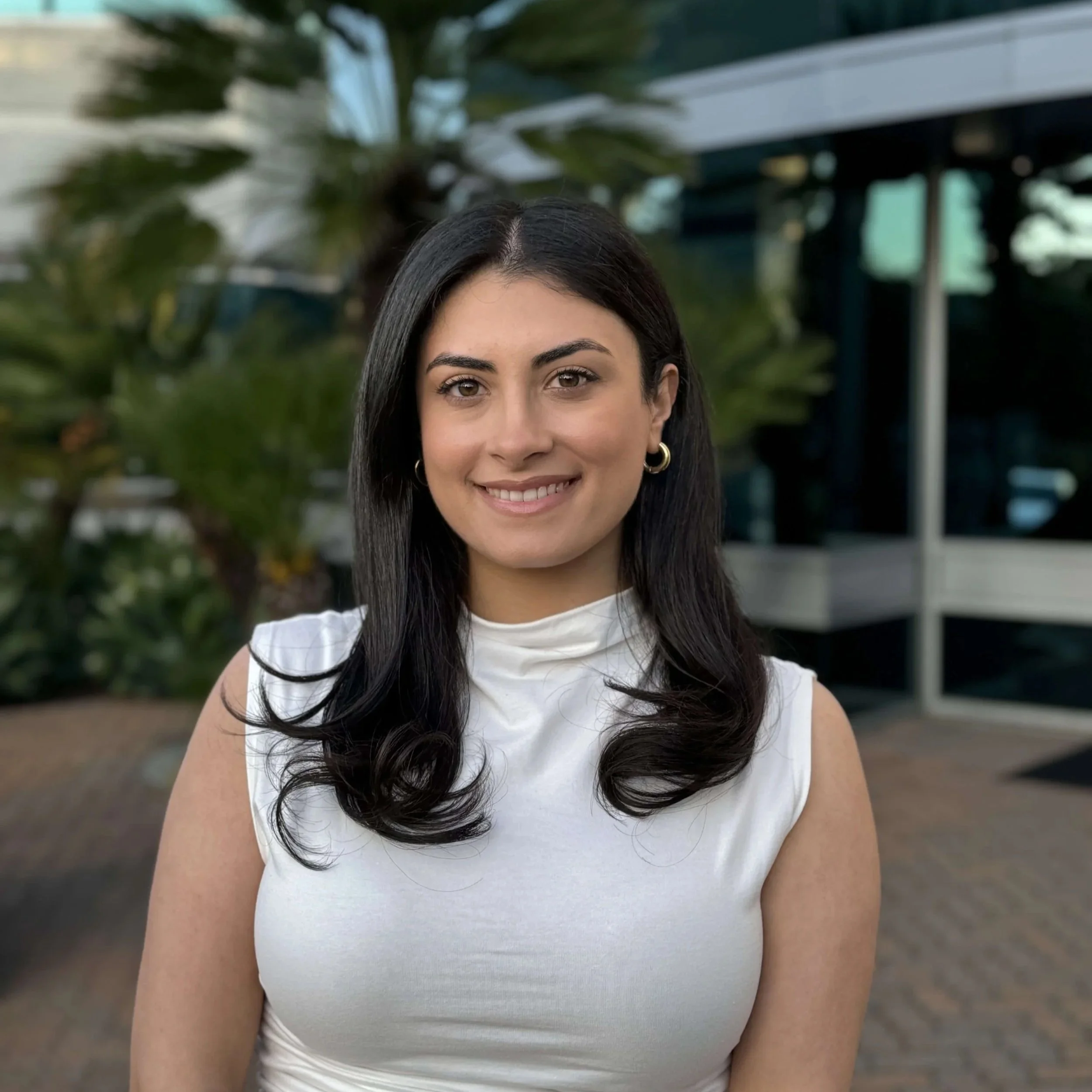 a headshot of los angeles emdr therapist tatevik sarkisian