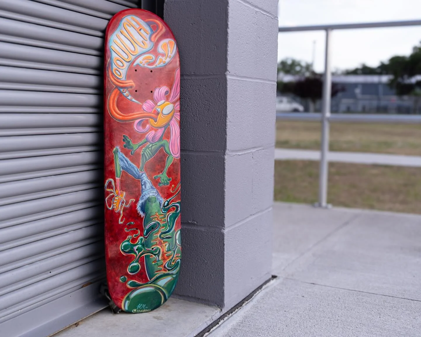 Shin busterrrrrr 💥💥
Acrylic on bamboo skate deck

This was so much fun to paint :-)

#skateboardart #skateboard #darkart #lowbrowart #skateart #graphicart