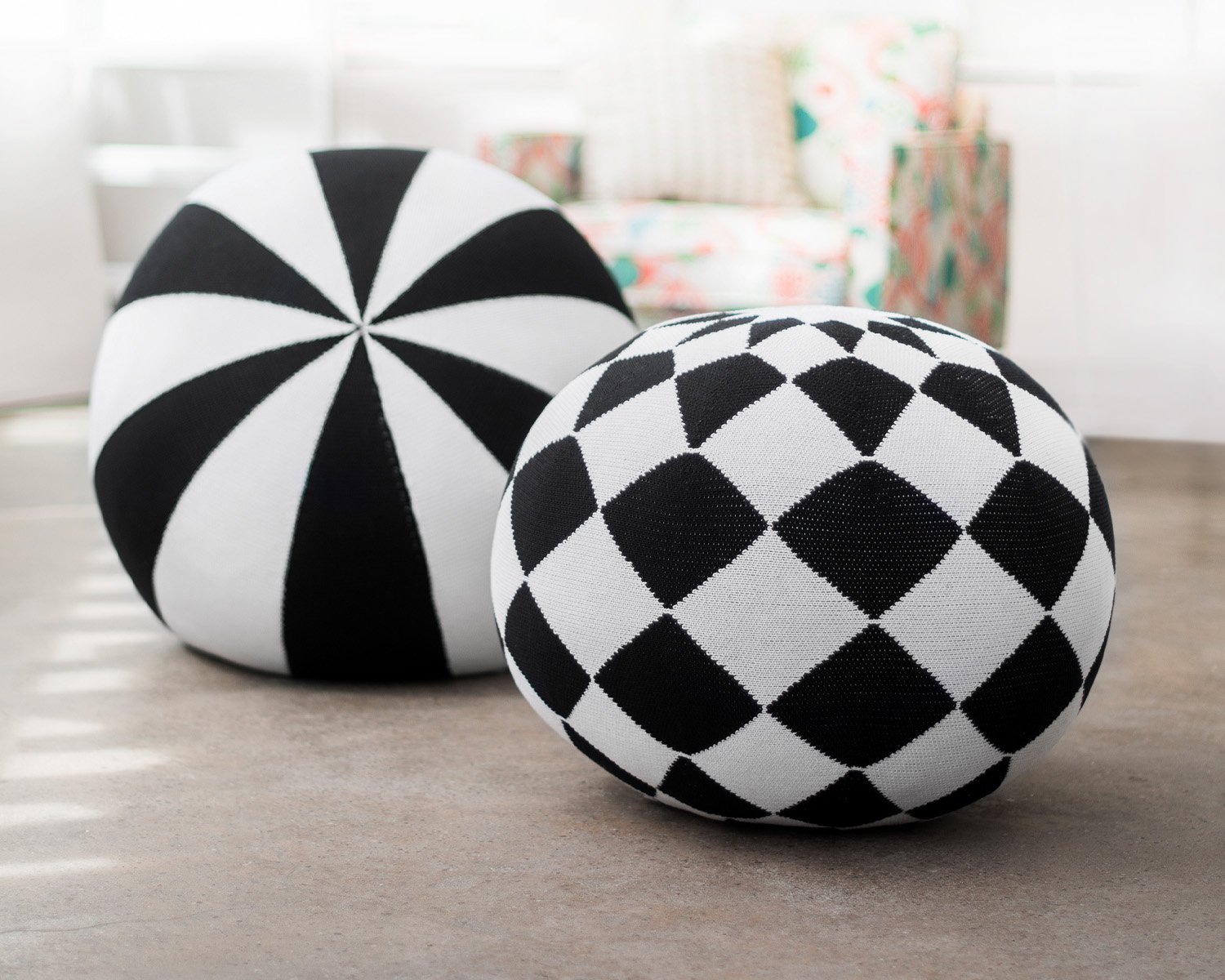Camilla Lundsten WEB-D Chrochet balls livingroom.jpg