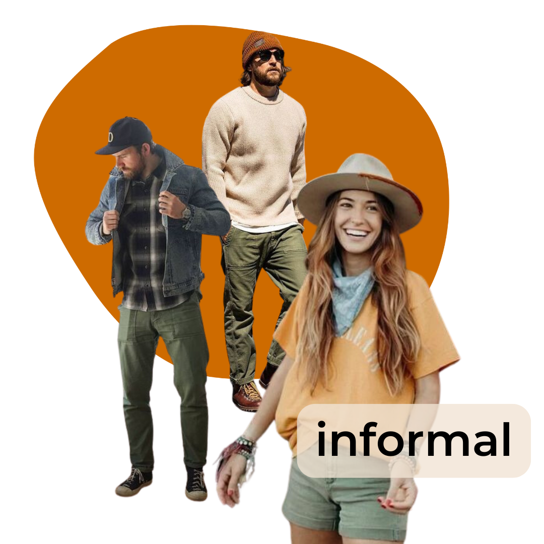Grupo de tres personas vistiendo moda casual informal, un hombre con gorra y chaqueta de mezclilla, otro con suéter y pantalones cargo, una mujer con sombrero y camiseta, sobre un fondo naranja con una forma ovalada y una forma cuadrada morada a un lado.