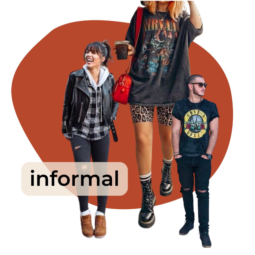 Grupo de personas con vestimenta informal: una mujer con chaqueta de cuero, camiseta de rayas y botas, sonriendo; otra mujer con camiseta de Nirvana, pantalones cortos con estampado de leopardo, botas con calcetas altas, y sosteniendo una bebida; un hombre con camiseta de Guns N' Roses, pantalones rotos y gafas de sol.
