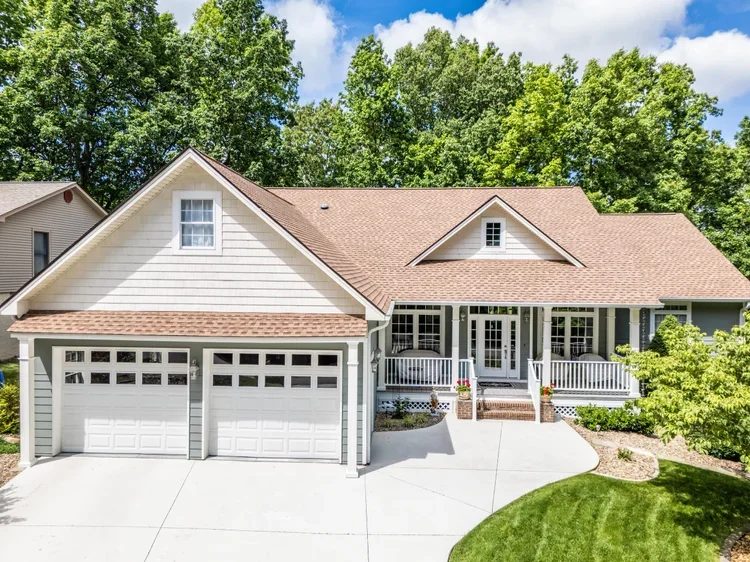 roof leak detection and repair in Lake Tansi TN