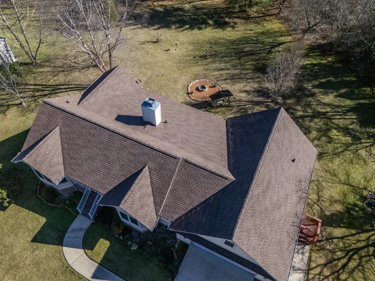 Solar Panel Installation on Asphalt Shingle Roofs: What Tennessee Homeowners Need to Know First