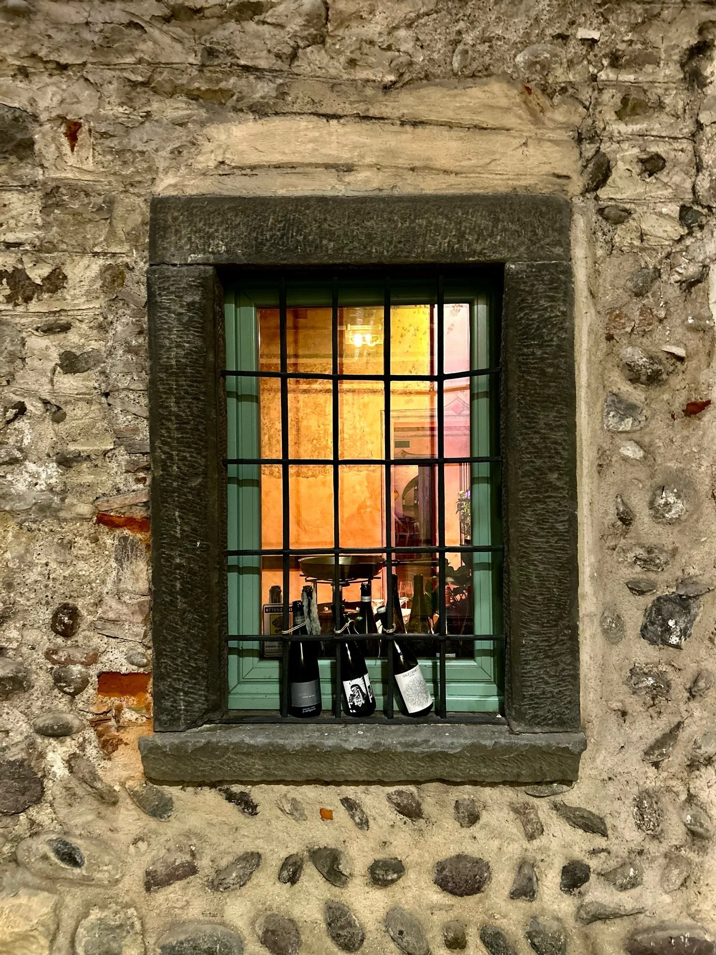A Palazzolo sull&rsquo;Oglio, appartato in una piccola e suggestiva corte ai piedi della singolare Torre del Popolo &mdash; tra la secolare Roggia Vetra, le stratificazioni millenarie della vecchia Pieve e l&rsquo;elegante Palazzo Muzio, all&rsquo;in