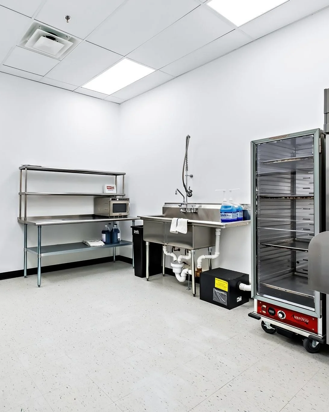 With 4,500 square feet of space for up to 150 guests, our modern, glamorous venue has everything you need to get the party started. Our amenities include:

✨ Tables + trendy ghost chairs
✨ Disco balls + chandeliers 🪩
✨ ADA-compliant, designer washro