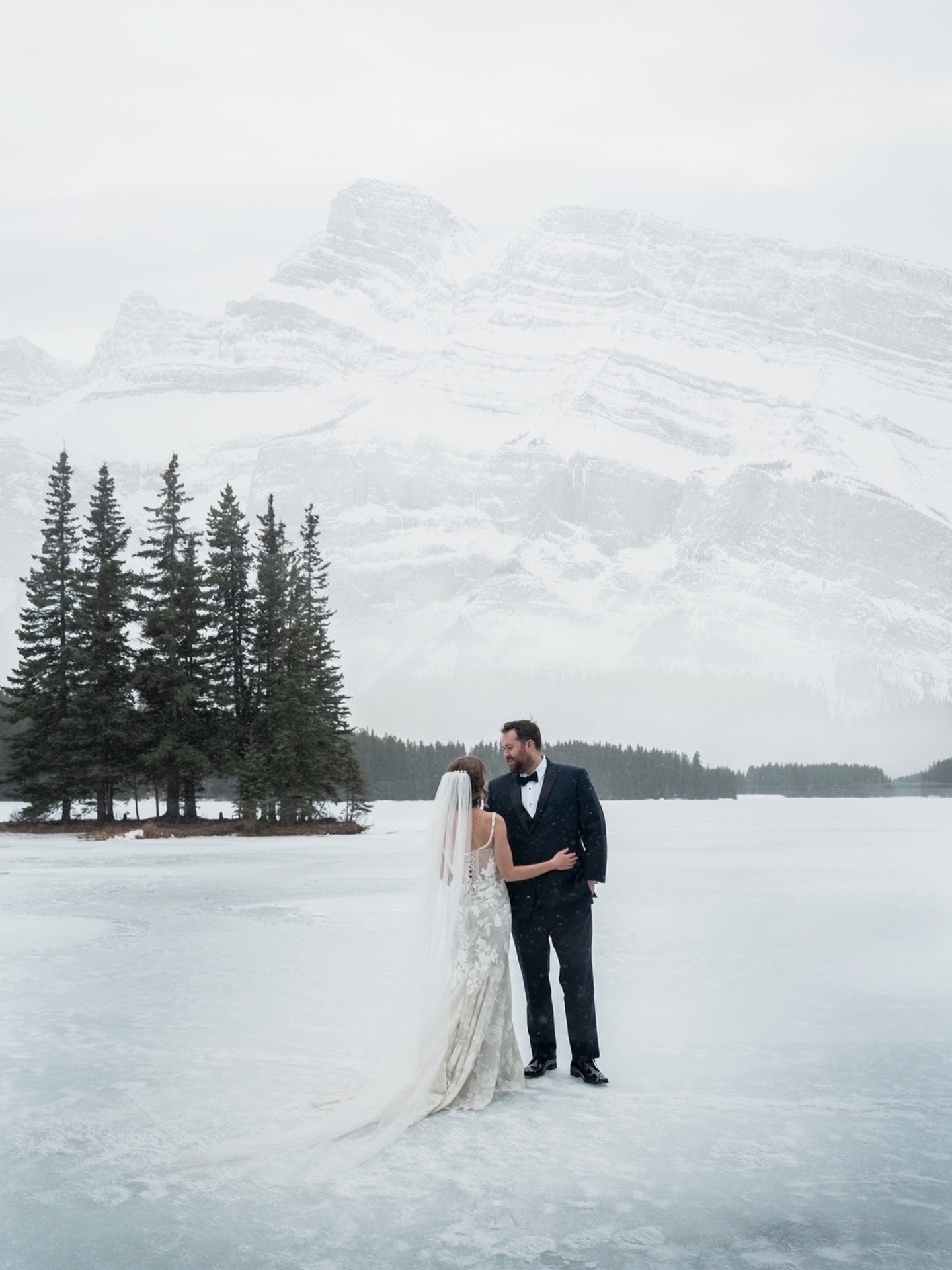 something so magical about winter in the Canadian Rockies.