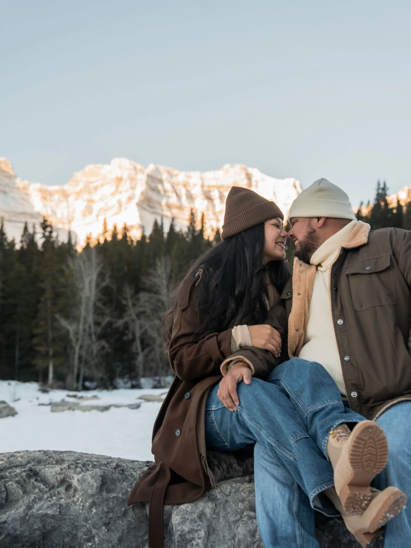 I&amp;A came all the way from Florida to Banff and decided what better way to remember the trip then get some photos taken?

We explored around the frozen lake, took in sunrise, and played in the snow

🩵

Banff, Banff couple photographer, Banff enga