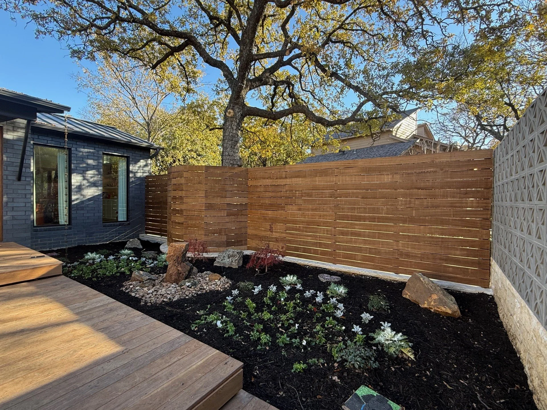 Residential Horizontal wood garden fence.jpg