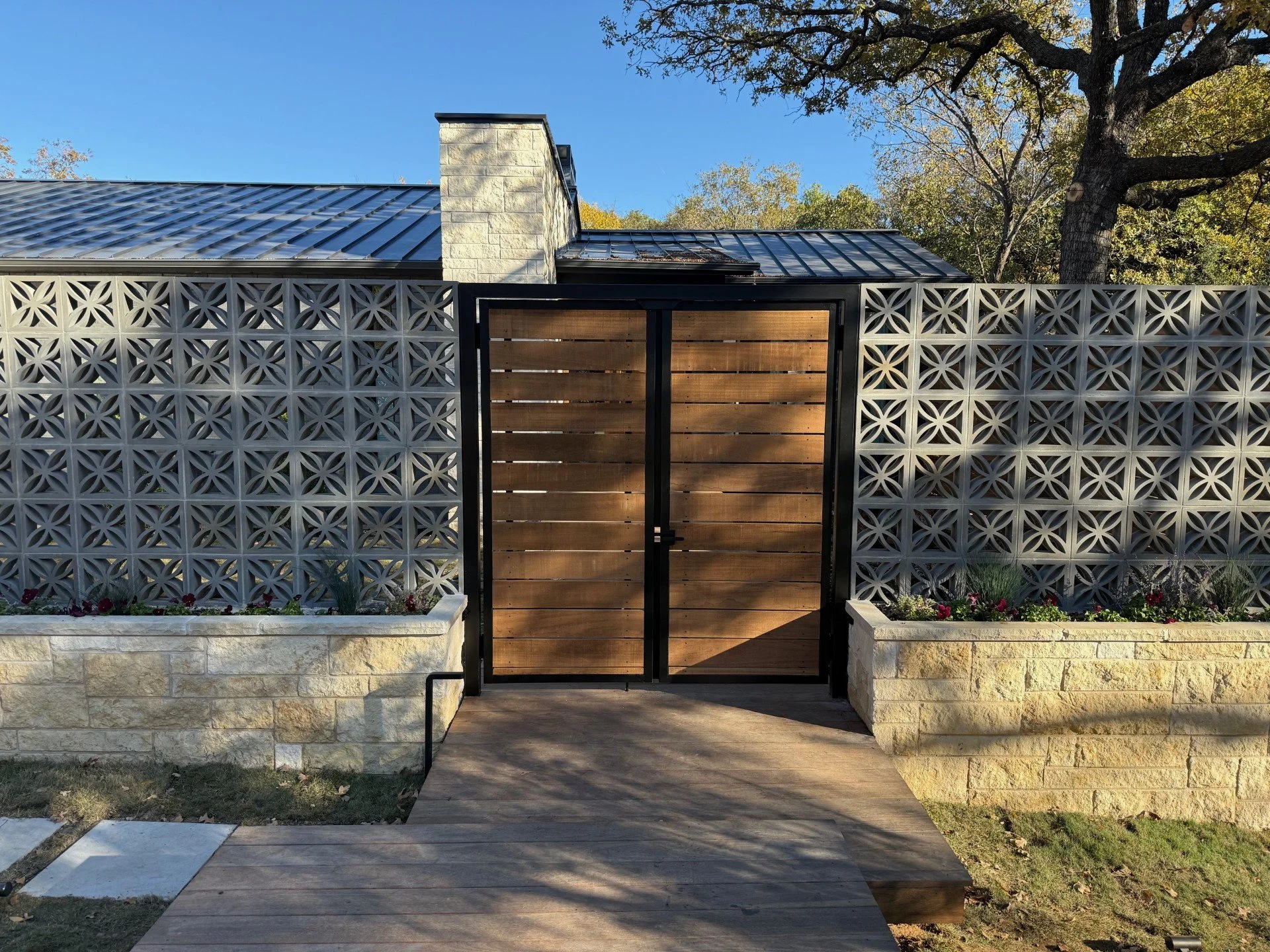 Residential Custom horizontal double walk gate.jpg